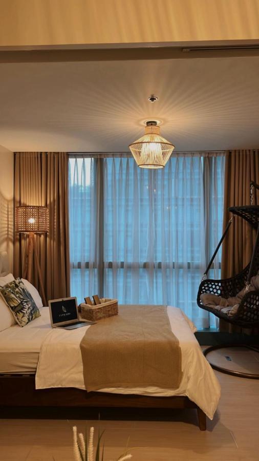 La Palazzo - Across Uptown Mall & Grand Hyatt Bgc Taguig Bagian luar foto