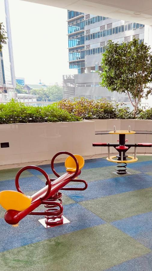 La Palazzo - Across Uptown Mall & Grand Hyatt Bgc Taguig Bagian luar foto