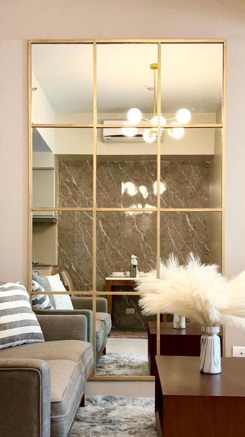 La Palazzo - Across Uptown Mall & Grand Hyatt Bgc Taguig Bagian luar foto
