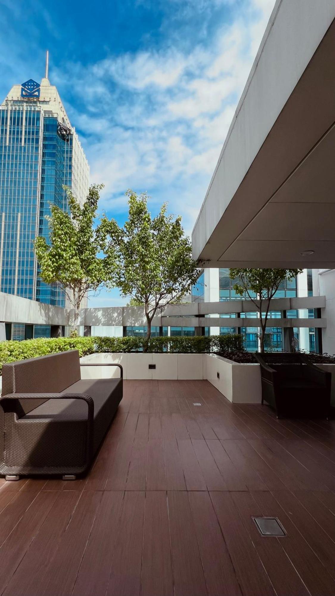 La Palazzo - Across Uptown Mall & Grand Hyatt Bgc Taguig Bagian luar foto